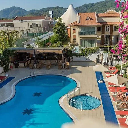 Szálloda Faros Grand 3*