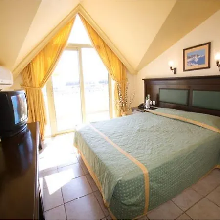 Hotel Faros Grand Hotel 3*